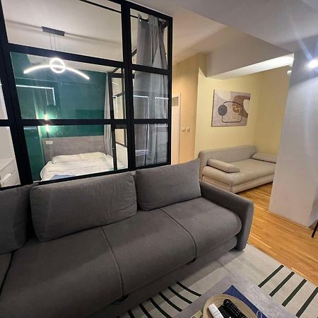 Gigi Apartment By Eluxory Skopje Extérieur photo