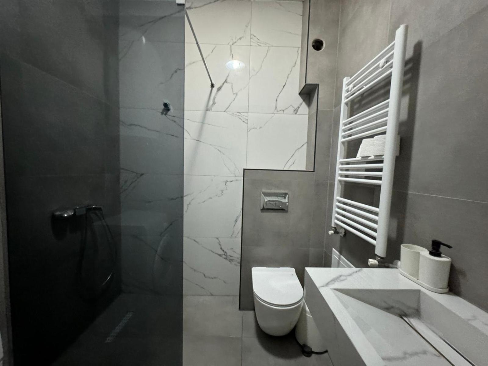Gigi Apartment By Eluxory Skopje Extérieur photo